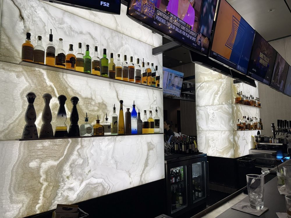 The Woods Jupiter happy hour in Palm Beach Gardens