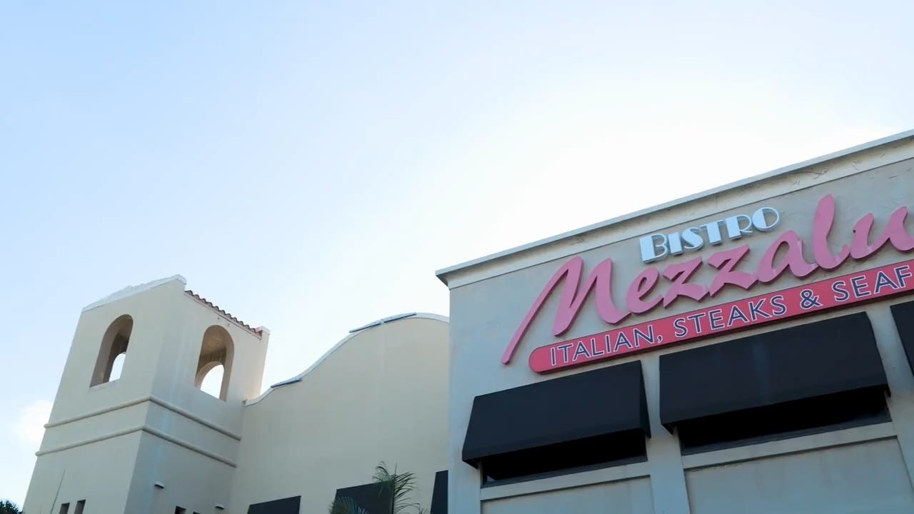 Bistro Mezzaluna