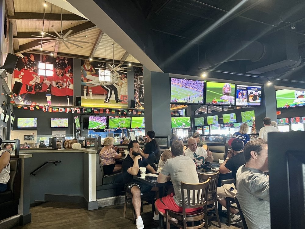 Bokamper's Sports Bar & Grill