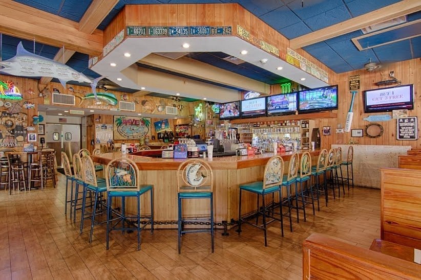 Dave's Last Resort & Raw Bar
