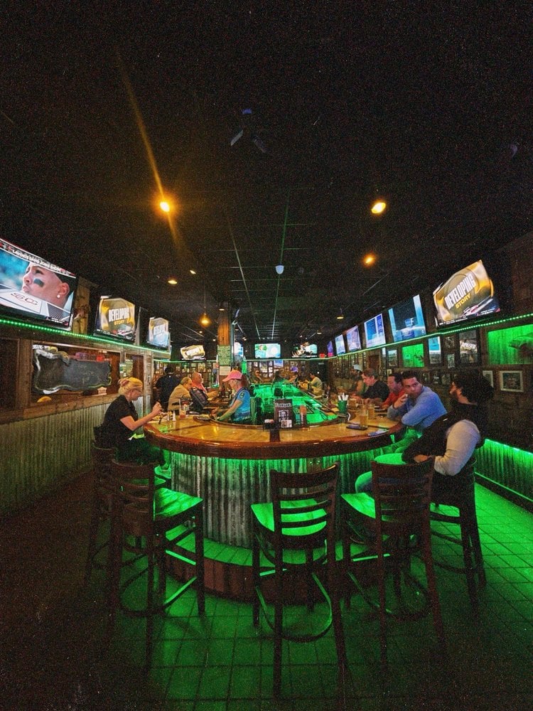 Flanigan's Seafood Bar & Grill happy hour in Boca Raton