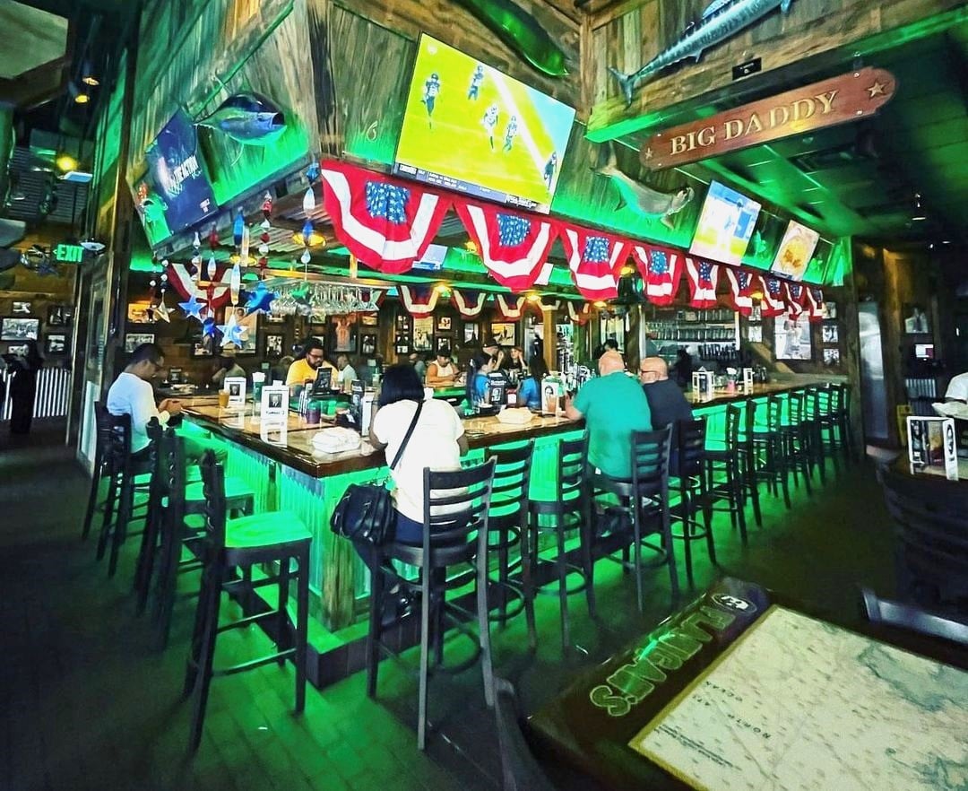 Flanigan's Seafood Bar & Grill (Wellington) happy hour in Wellington