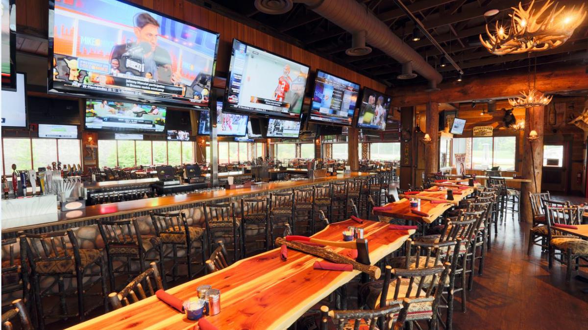 Twin Peaks West Palm Beach interior